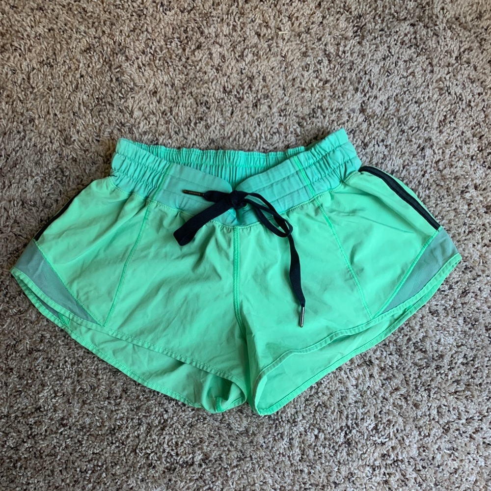*RARE* neon green og style lululemon hotty hot shorts 2.5”
